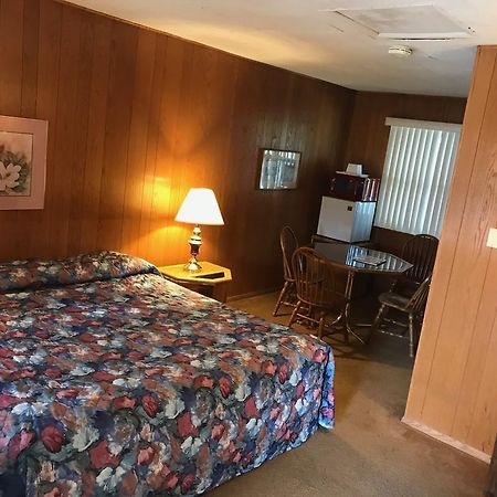 Sun Prairie Mcgovern'S Motel And Suites מראה חיצוני תמונה