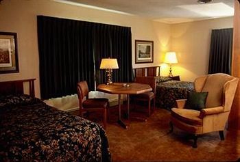 Sun Prairie Mcgovern'S Motel And Suites מראה חיצוני תמונה