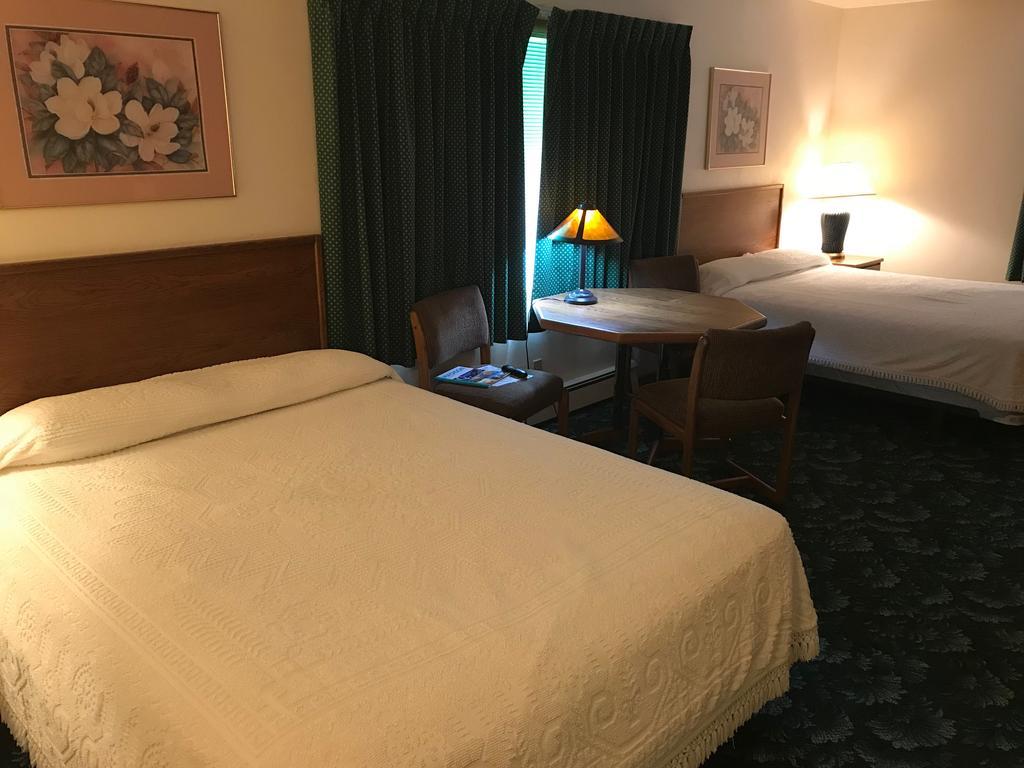 Sun Prairie Mcgovern'S Motel And Suites מראה חיצוני תמונה